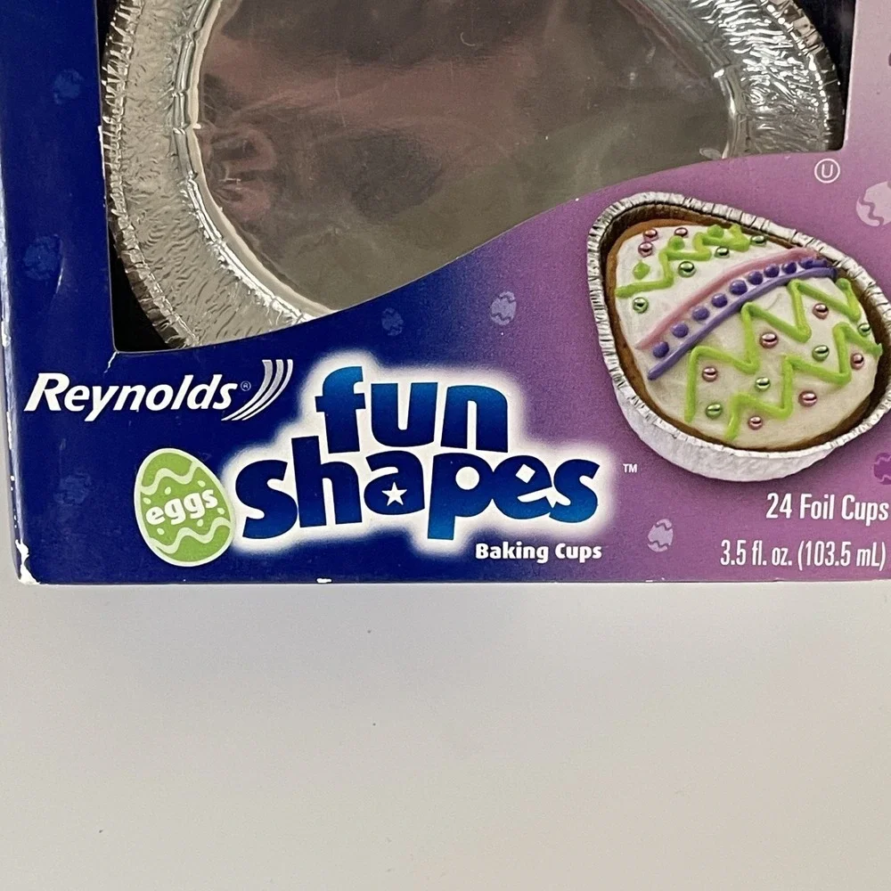 NOS‎ Reynolds Easter Bunny Cake Pan Kit w Lid + 24ct Egg Baking Cups 2006